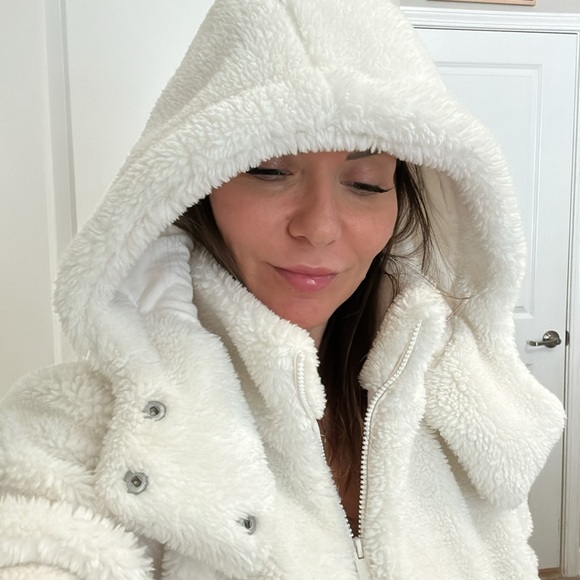 Alo Yoga Foxy Sherpa Jacket - Picture 5 of 6